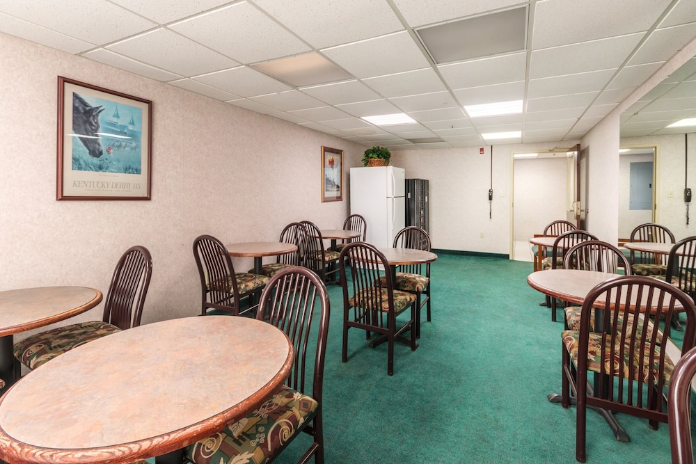 Red Roof Inn Morehead - photo 26