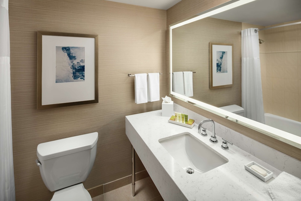 Hilton Boston Logan Airport - photo 35
