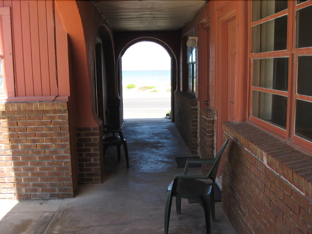 Beach Front Motel - photo 29