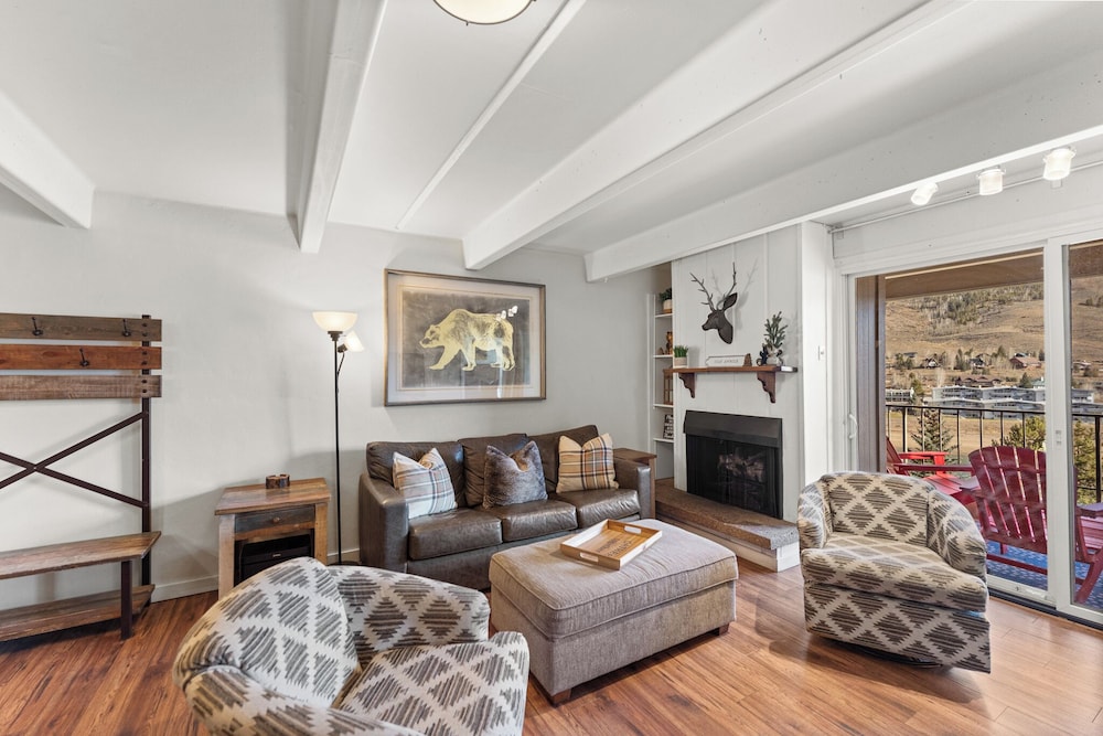 The Lodge at Lake Dillon #111 by Summit County Mountain Retreats — 4-Star Luxury Hotel in Dillon, United States