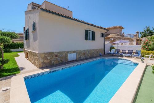 Villa Loli — 4-Star Luxury Hotel in Alcudia, Spain