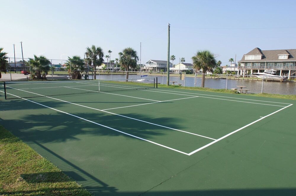 Panola Gem by Ryson Vacation Rentals — 4-Star Luxury Hotel in Galveston, United States