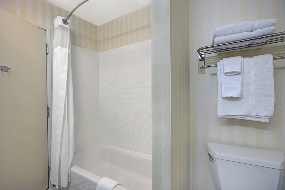 Fairfield Inn & Suites by Marriott Carlsbad - photo 23
