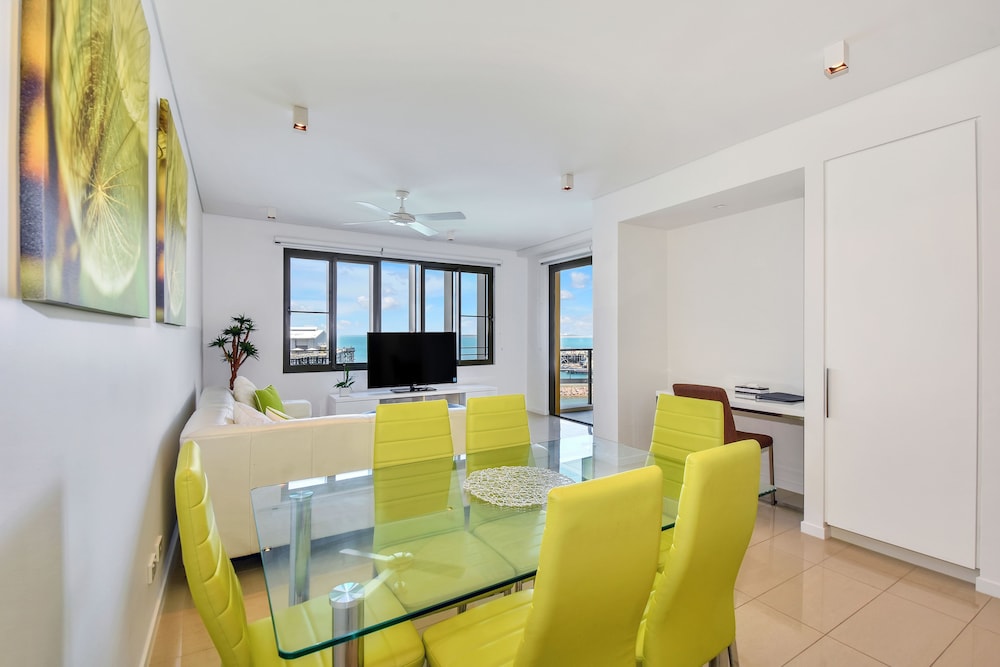 Astra Apartments CBD Darwin Waterfront — 4-Star Luxury Hotel in Darwin, Australia