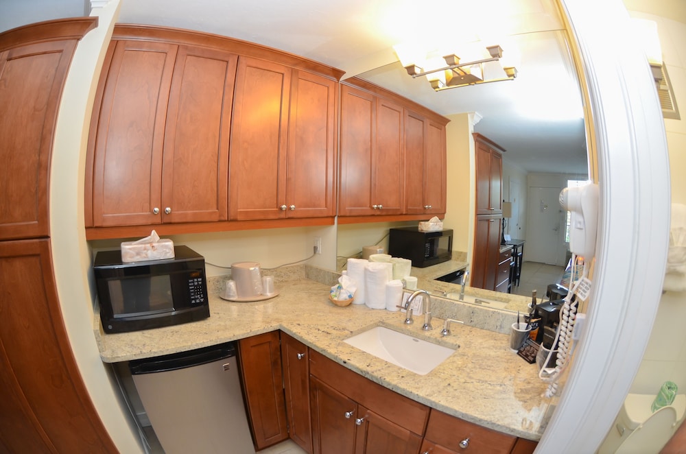 Gulfcoast Inn Naples - photo 15