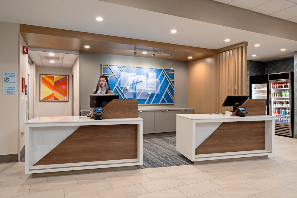 Holiday Inn Express and Suites Hollister by IHG - photo 62