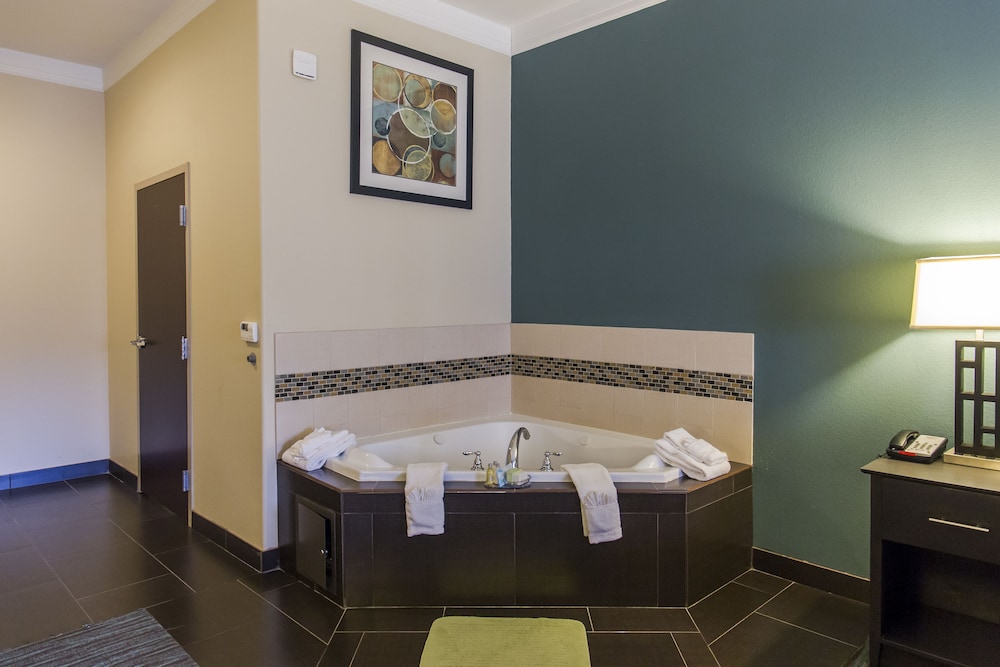 Red River Inn And Suites - photo 33