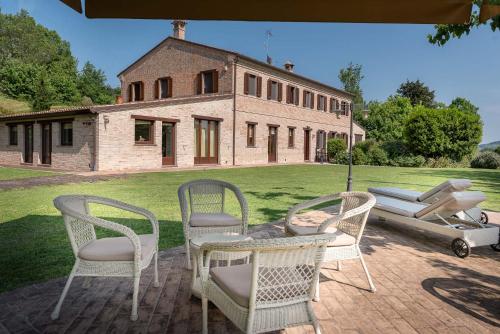 Badia Agriturismo — 4-Star Luxury Hotel in Pesaro, Italy