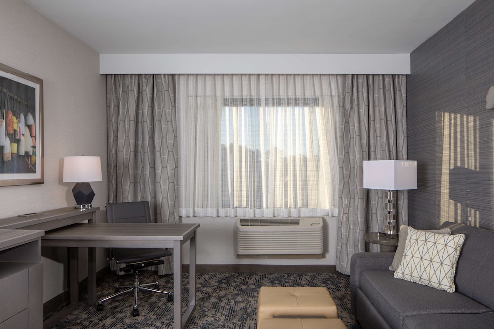 Embassy Suites by Hilton Portland Maine - photo 18