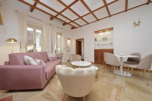 MM Trevi Apartment — 4-Star Luxury Hotel in Rome, Italy
