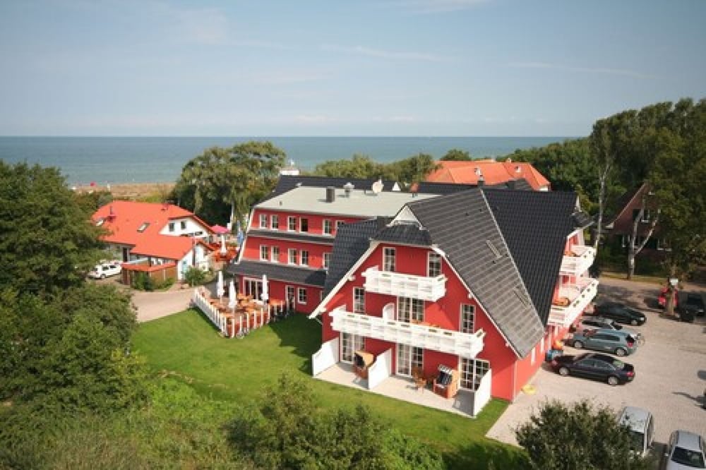 Strandhotel Deichgraf Graal Müritz - carbon neutral hotel in Seeheilbad Graal-Mueritz
