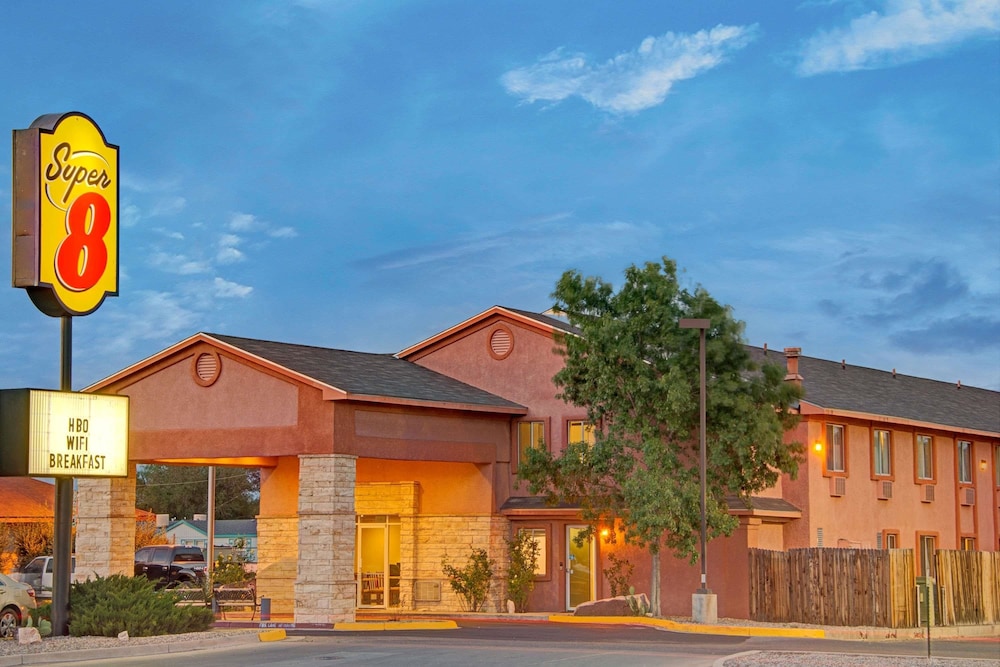 Super 8 by Wyndham Belen NM - photo 14
