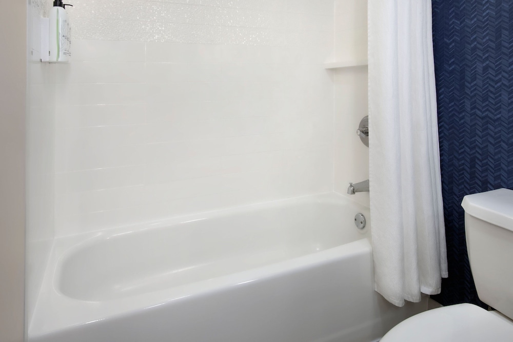 Fairfield Inn by Marriott Rochester Airport - photo 8