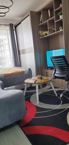 Zuri studio Netflix balcony city view
