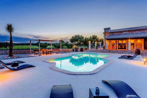 Luz de Luna by Rentallorca in Petra, Spain