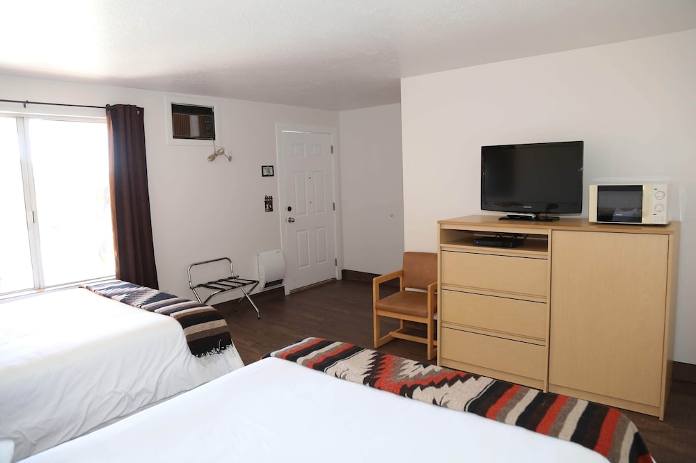 The Riverside Ranch RV Park Motel & Campground - photo 24