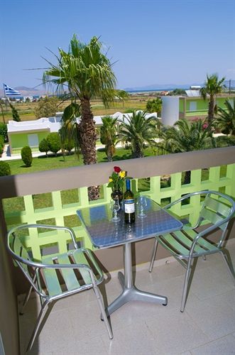 Giakalis ApartHotel — Marmarion — photo 5