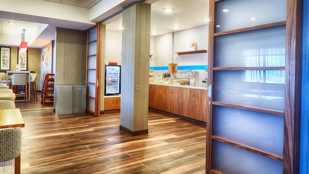 Holiday Inn Express Bordentown Trenton South by IHG - photo 27