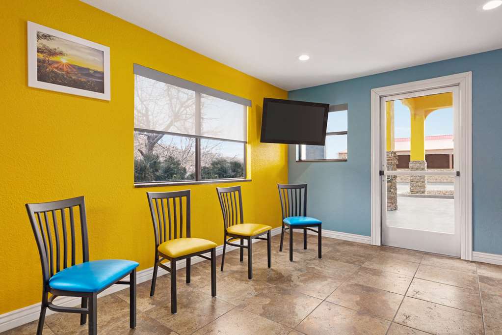 Days Inn by Wyndham Ruidoso Downs - photo 7