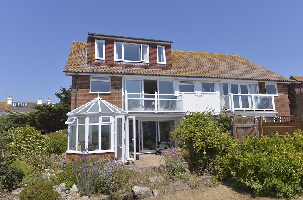 Beach Garden — 4-Star Luxury Hotel in Pevensey, United Kingdom