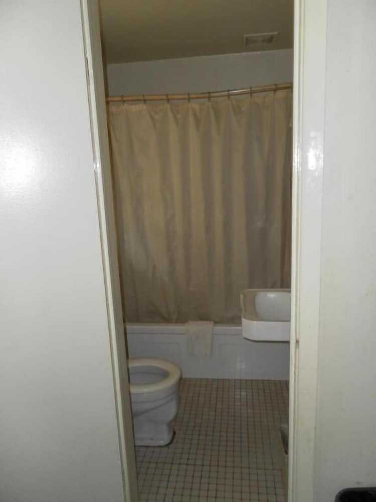 Tidewater Motel - photo 24