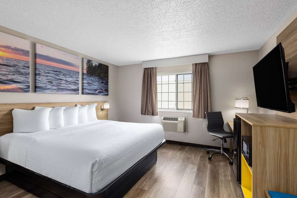 Days Inn by Wyndham Miami - photo 11