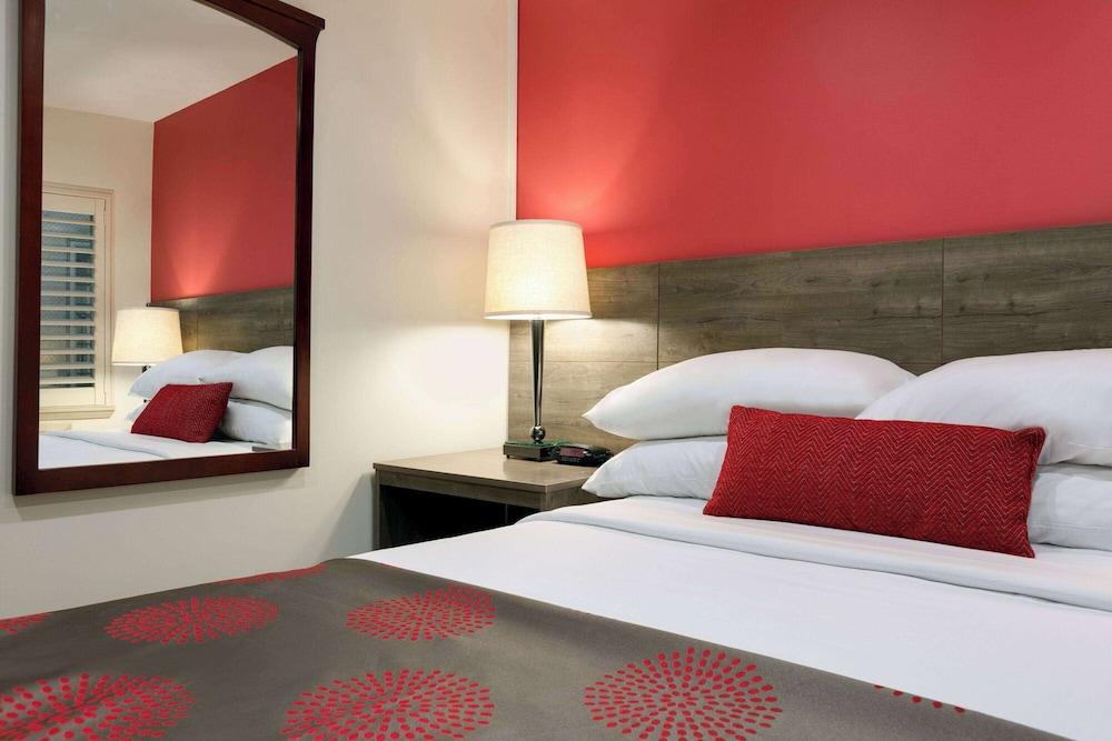 Ramada By Wyndham Oakland Downtown City Center - photo 9