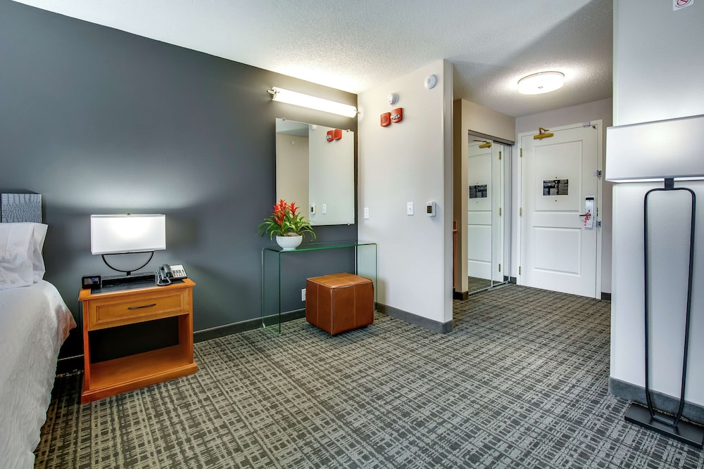 Hilton Garden Inn Louisville Airport - photo 18