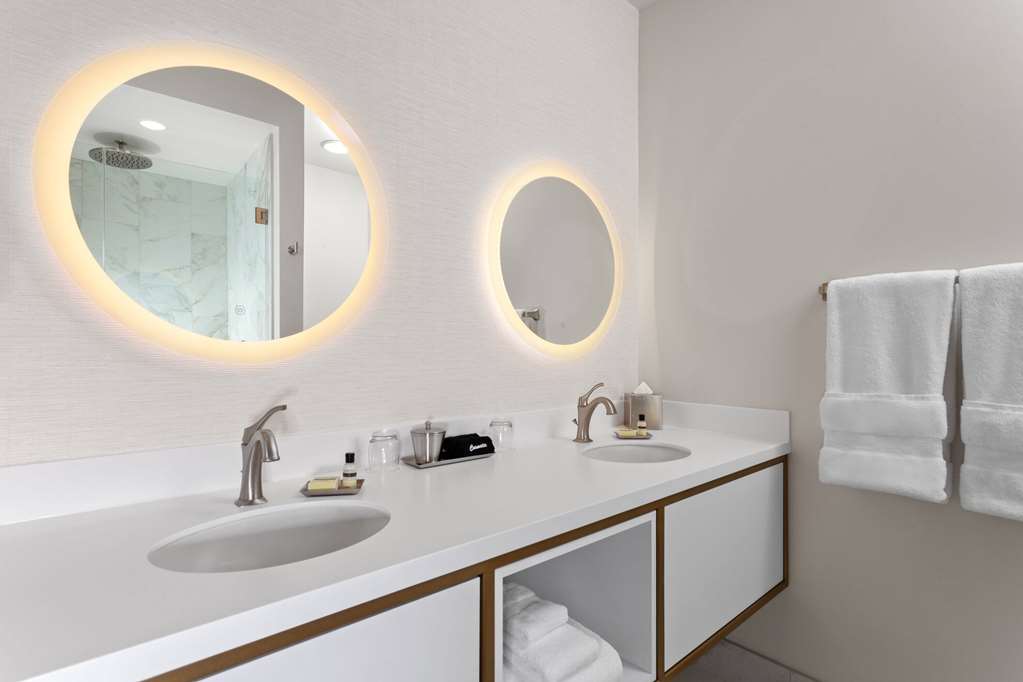 Legacy Hotel Trademark Collection By Wyndham - photo 6