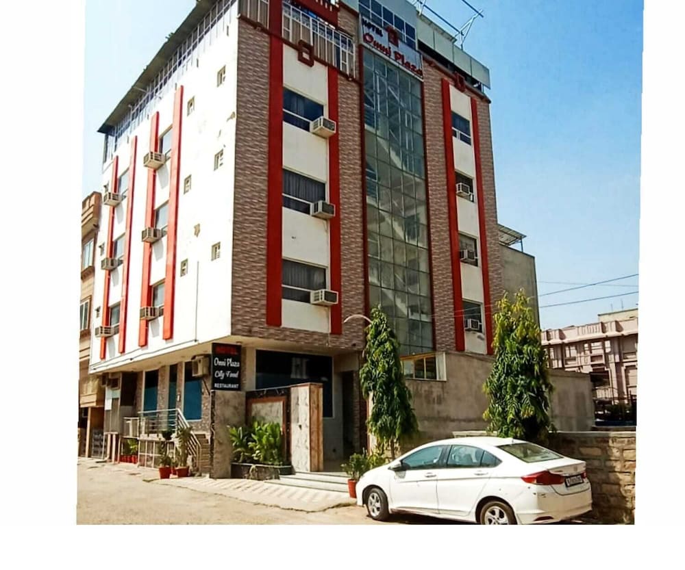 Hotel Omni Plaza in Jodhpur, India