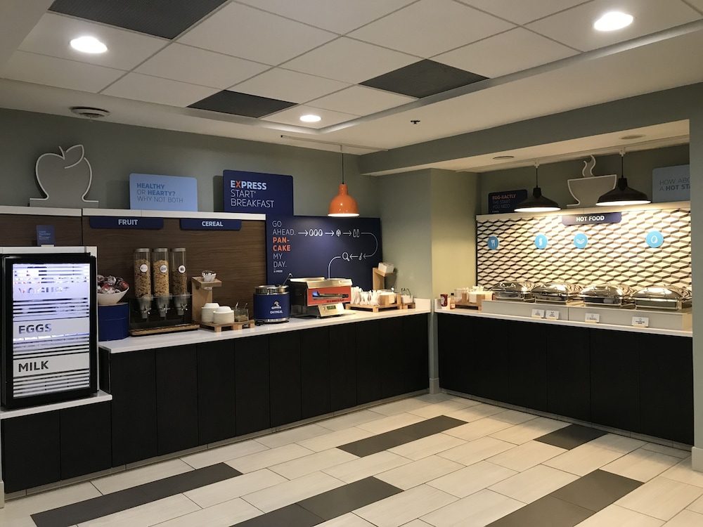 Holiday Inn Express Canton Potsdam - photo 21