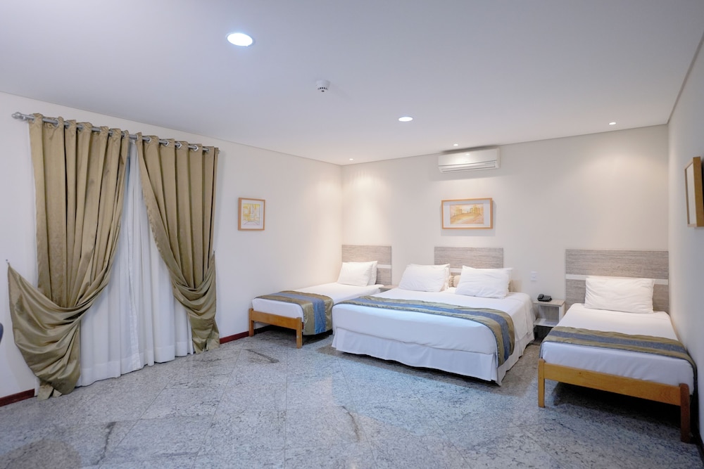 Colonial Plaza Hotel - carbon neutral hotel in Pindamonhangaba