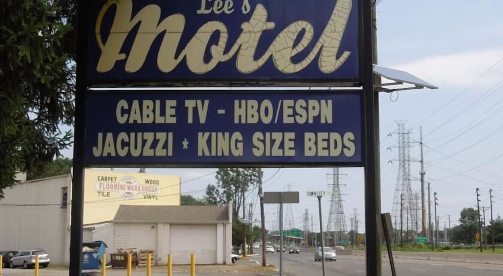 Lee's Motel - photo 24