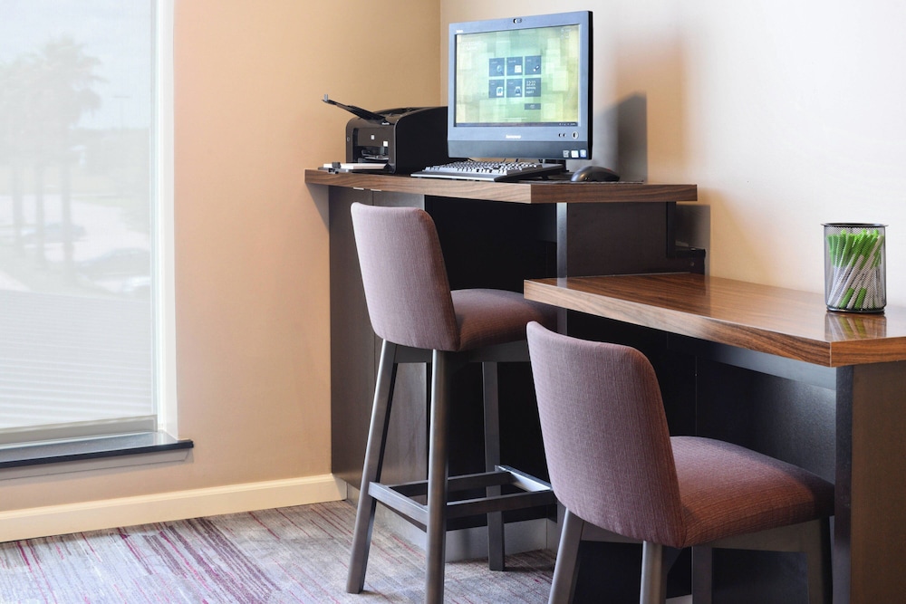 Courtyard by Marriott Houston Pearland - photo 17