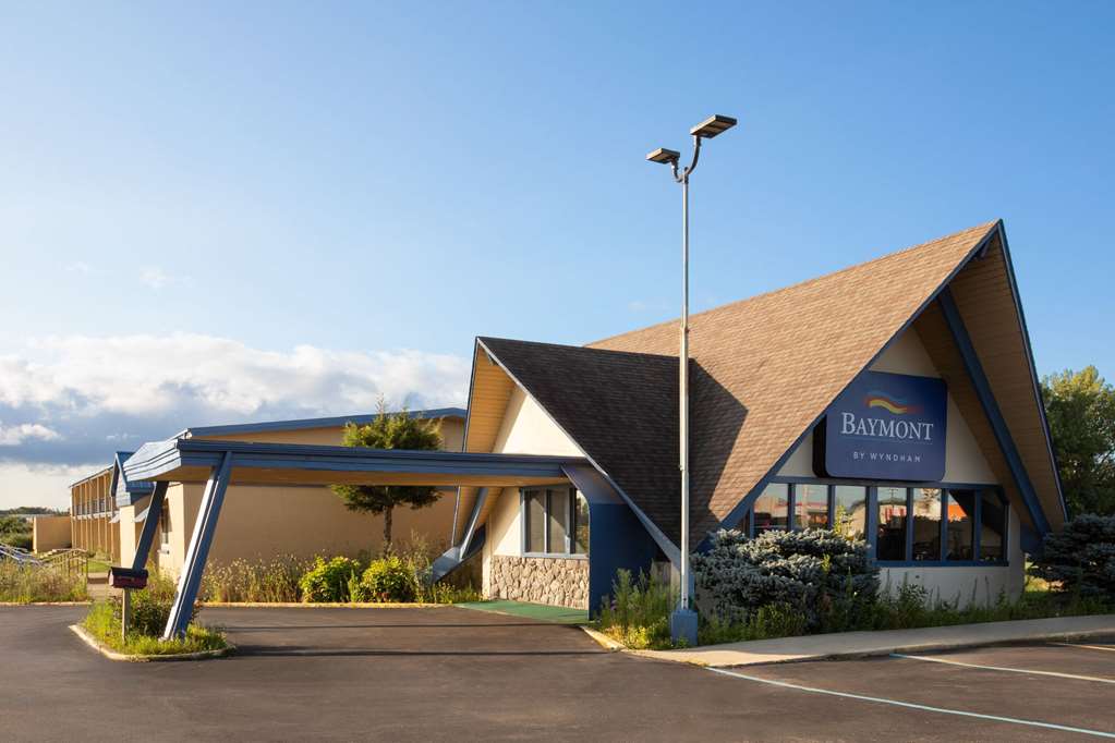 Baymont by Wyndham Bay City - photo 2