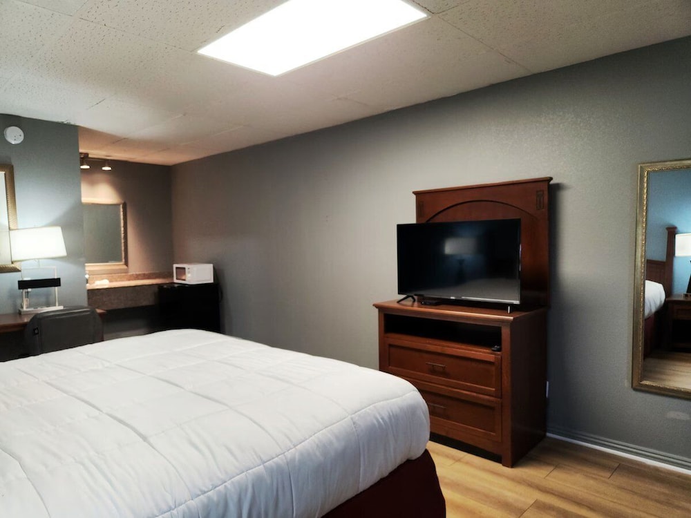 Executive Inn at Mena - photo 8