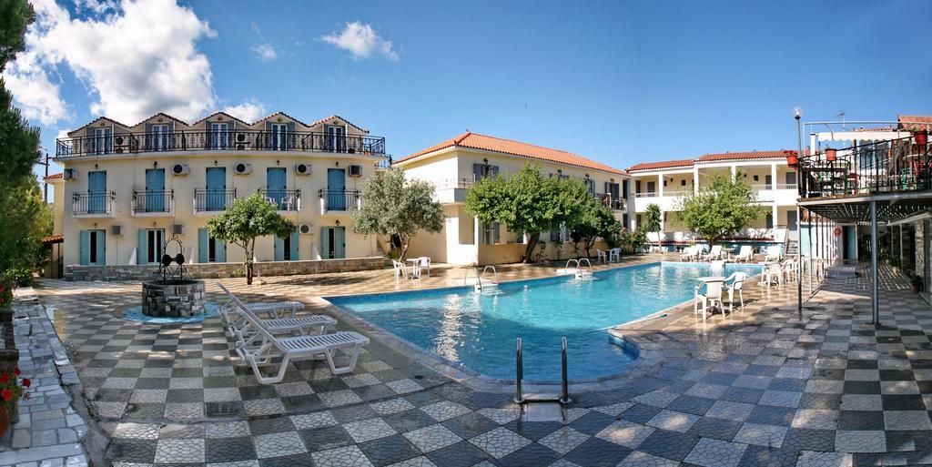 Theofilos Classic Hotel in Petra, Greece