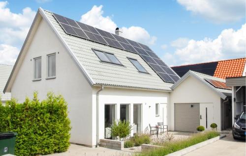 4 Bedroom Cozy Home In Ystad — 4-Star Luxury Hotel in Ystad, Sweden