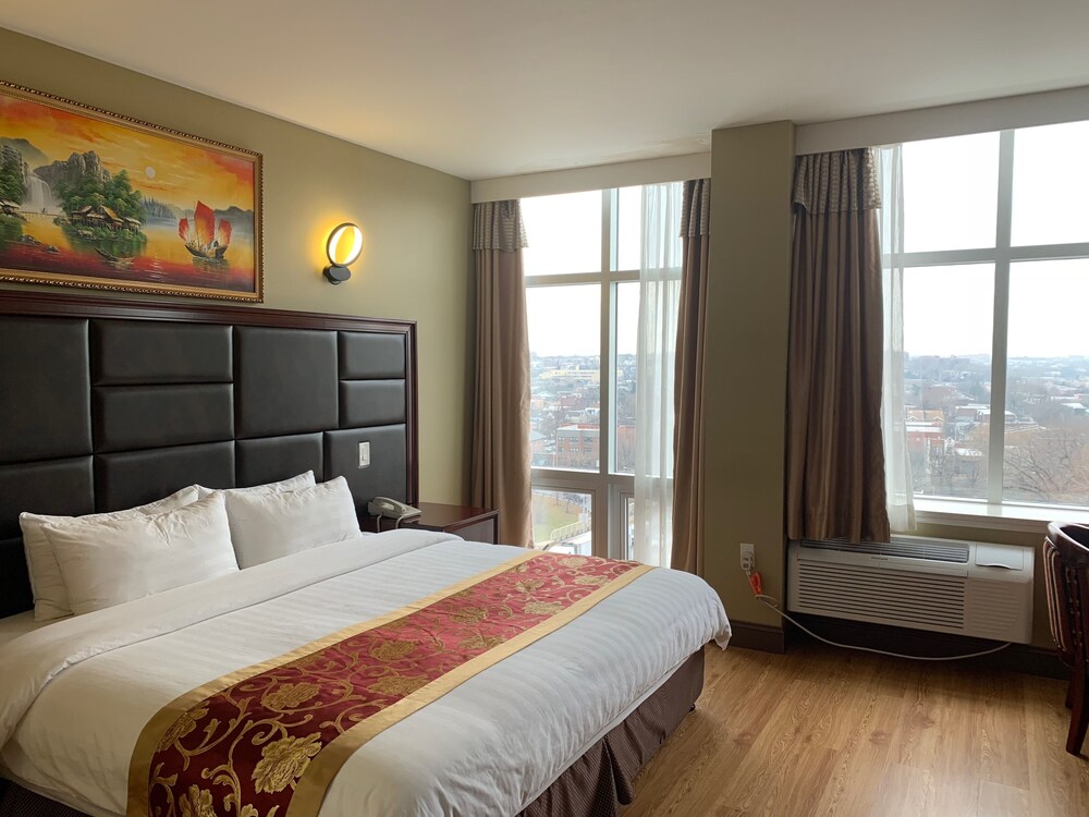 Queens Hotel - photo 7