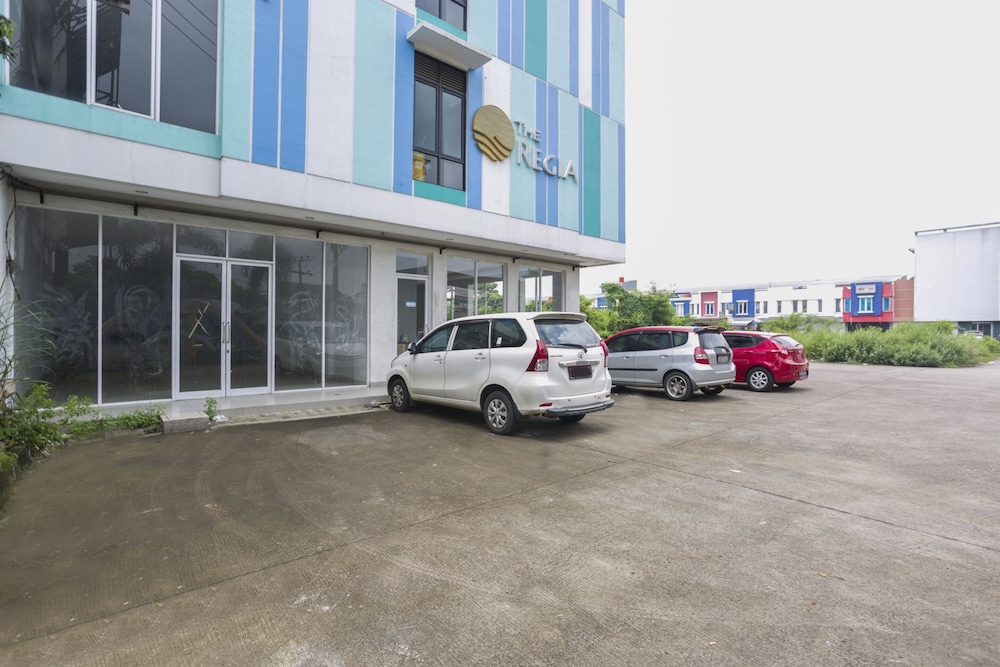 Collection O Bekasi Timur Near Gedung Juang Formerly Regia Tambun in Cikarang, Indonesia