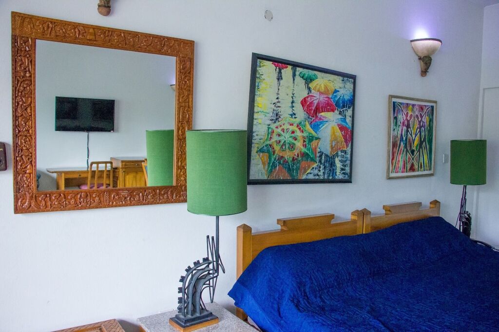 Elliotnass Hotel - last minute hotel in Lagos