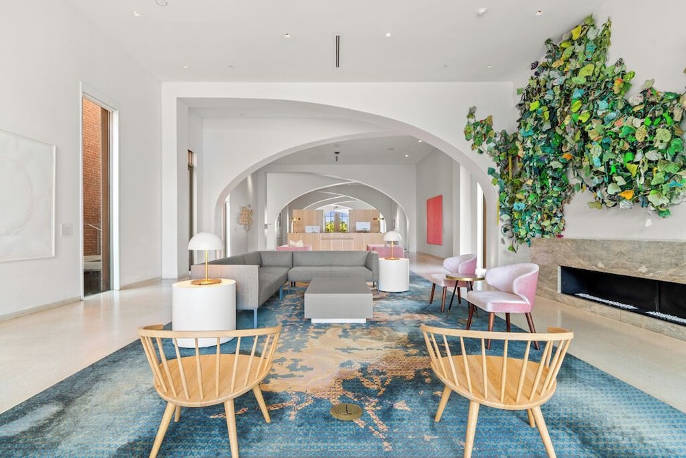 The Doyle Hotel - photo 4