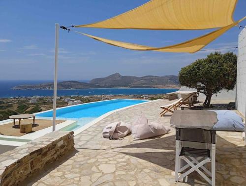 Farangi House with Private Pool — 4-Star Luxury Hotel in Antiparos, Greece