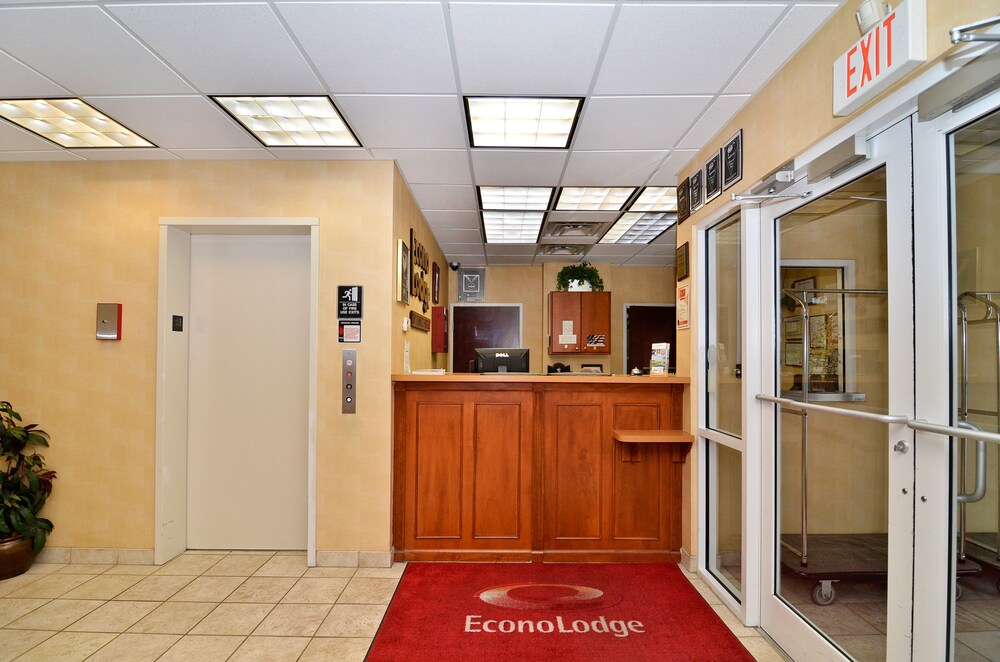 Econo Lodge Valdosta - photo 6