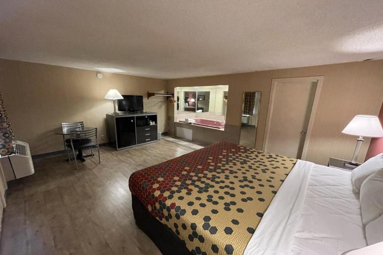 Economy Inn East Hartford CT - photo 8