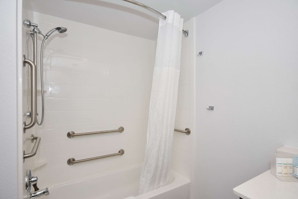 Hampton Inn Brevard - photo 16