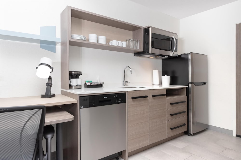 Home2 Suites by Hilton Paris - photo 18