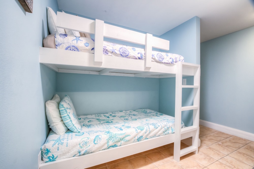 Laketown Wharf Resort by Aneliya's Rentals - photo 205