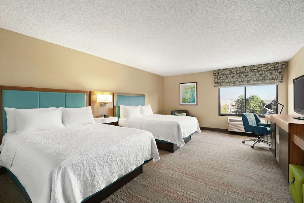 Hampton Inn Portland Airport - photo 12