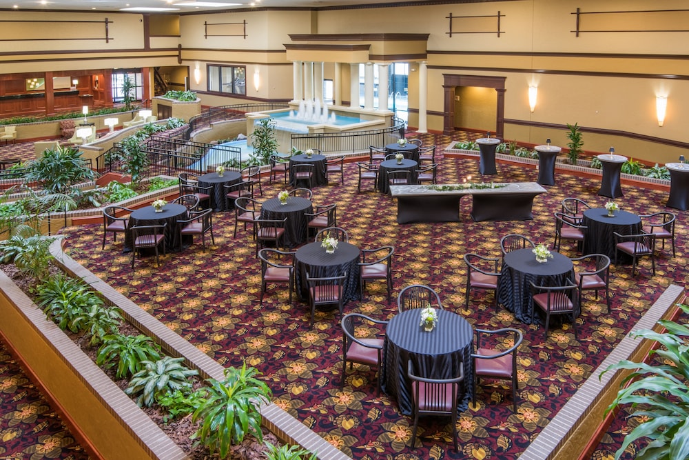 Holiday Inn Hotel & Suites Cincinnati Eastgate by IHG - photo 32